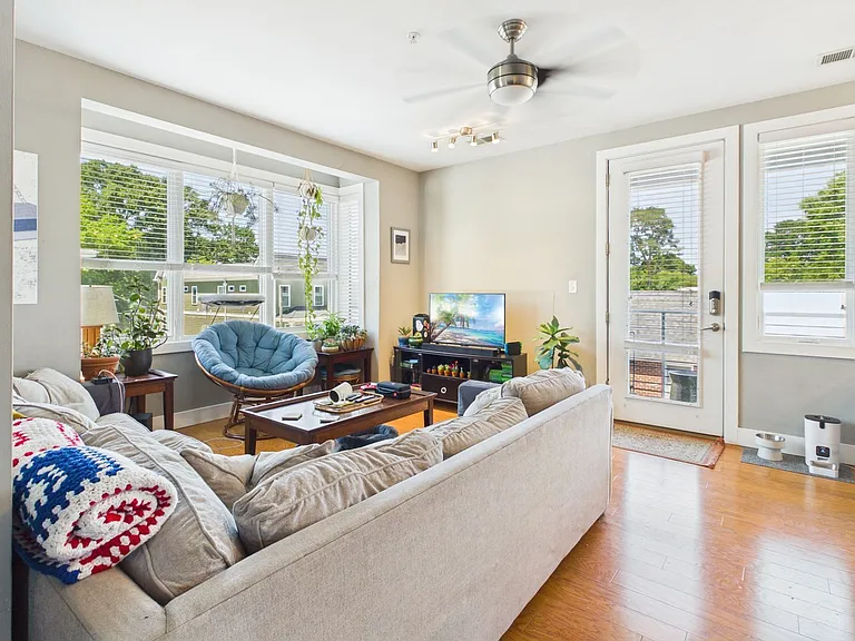 2028 W Cary St #4 — Photo 4