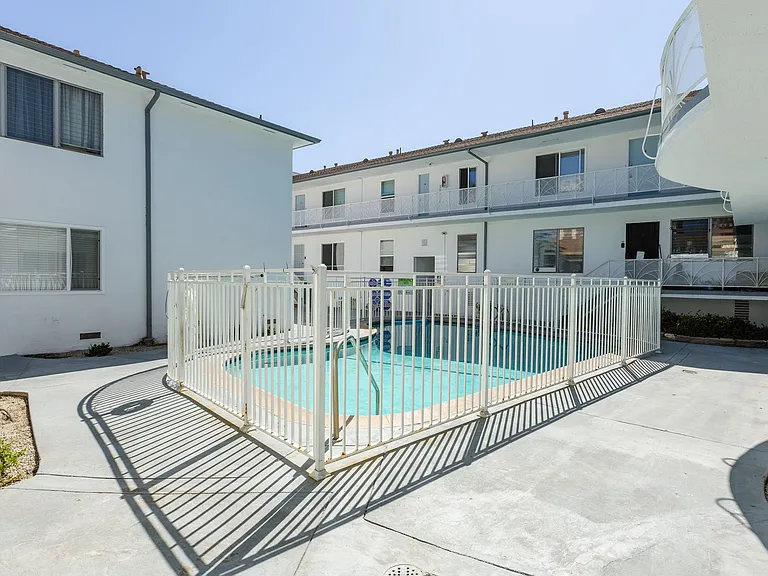 St. Andrews Apartments — Photo 23