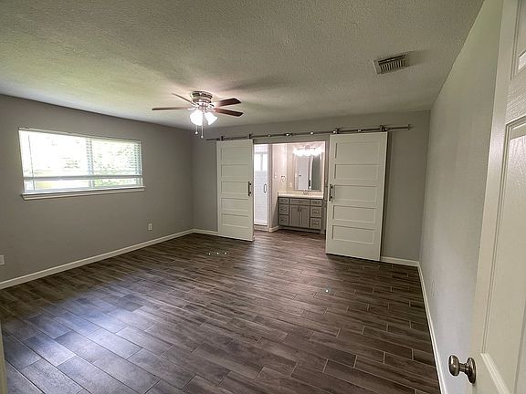 3rd image of 5113 Bayou Dr
