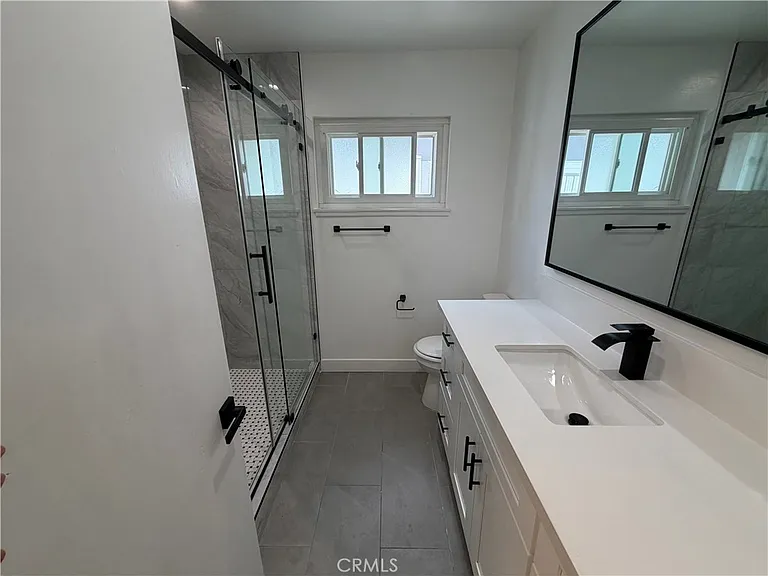 8414 Owensmouth Ave — Photo 15