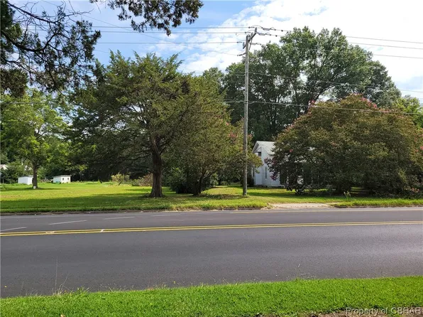 2740 King William Ave, West Point, VA 23181