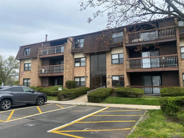 1540 Raspberry Ct, Edison, NJ 08817