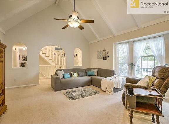 4th image of 2808 S Cochise Dr