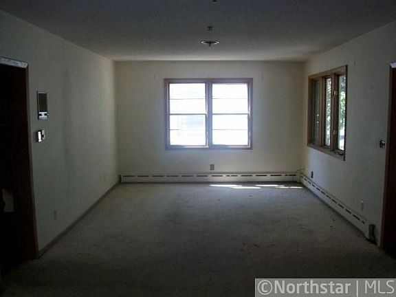 3rd image of 106 27th Ave N