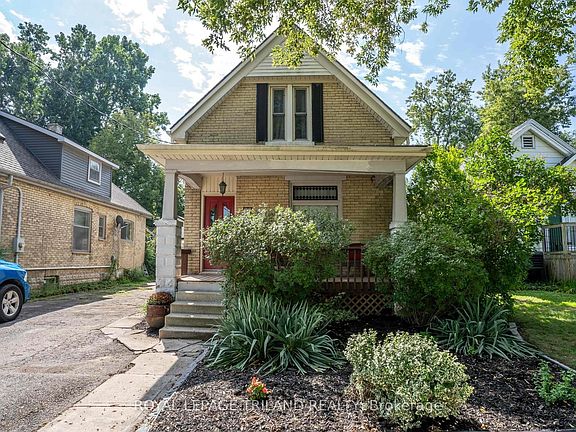 3rd image of 411 Salisbury St