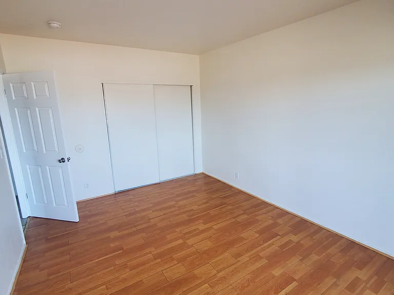 855 W 102nd St #7 — Photo 12