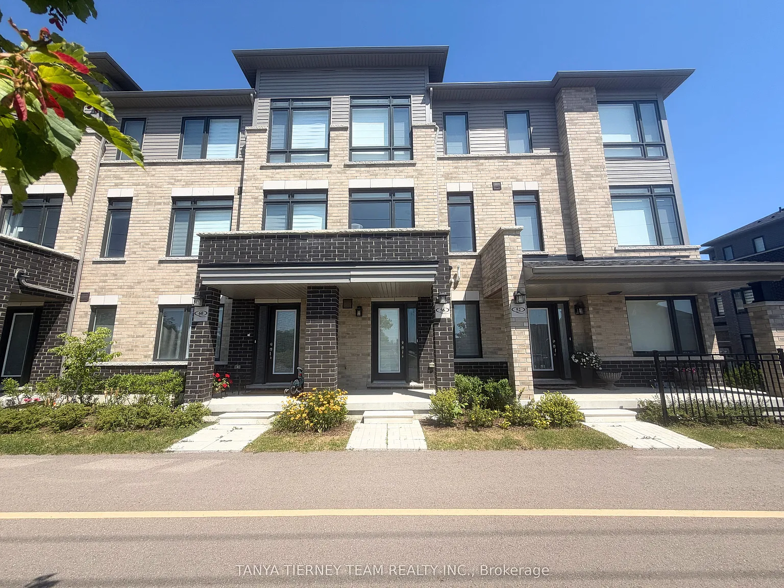 3 bed, $2,950 — Photo 2