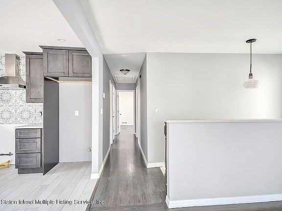 5th image of 128 Corbin Ave