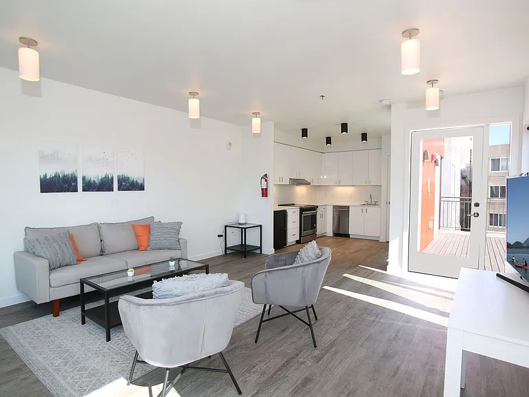 Welcome to Harborside Flats — Photo 5
