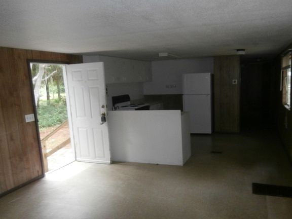 2nd image of 1946 E Dearborn Dr