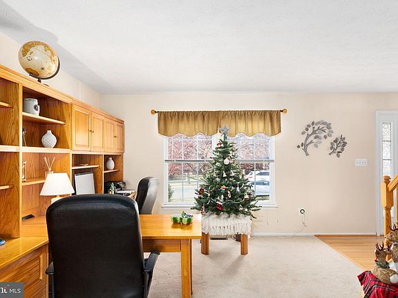 5th image of 1711 Earl Dr