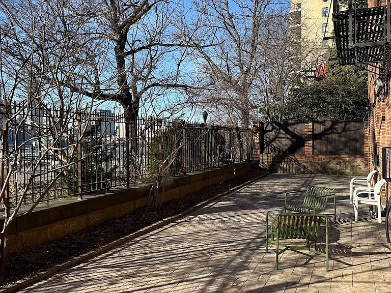 184 Columbia Hts #GARDEN — Photo 13
