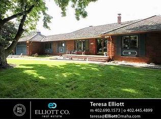 21918 Rustic Ridge Rd, Elkhorn, NE 68022