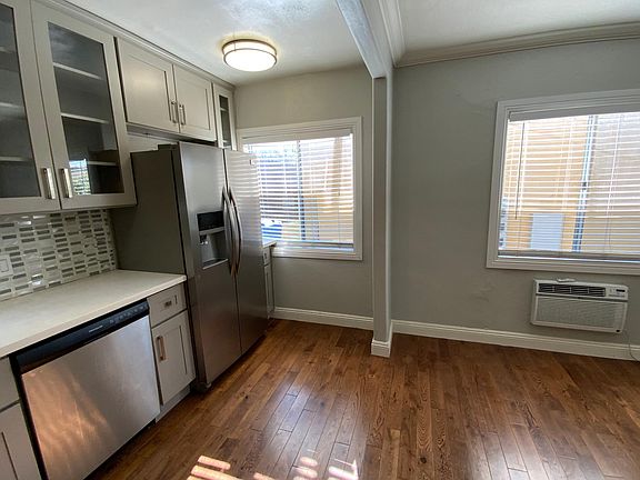 4th image of 1329 1/2 Douglas St