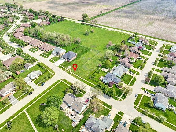 5th image of 1698 Grand Prairie Dr