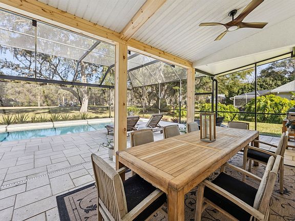 3rd image of 2415 Los Robles Dr