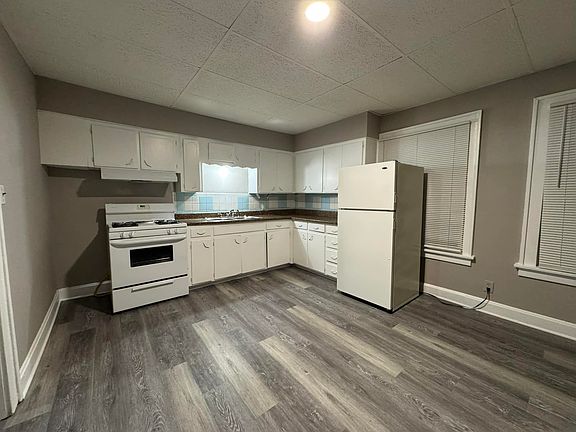 4th image of 3159 Orville Ave #2E