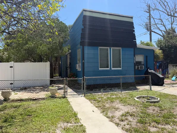 223 35th St N, Saint Petersburg, FL 33713