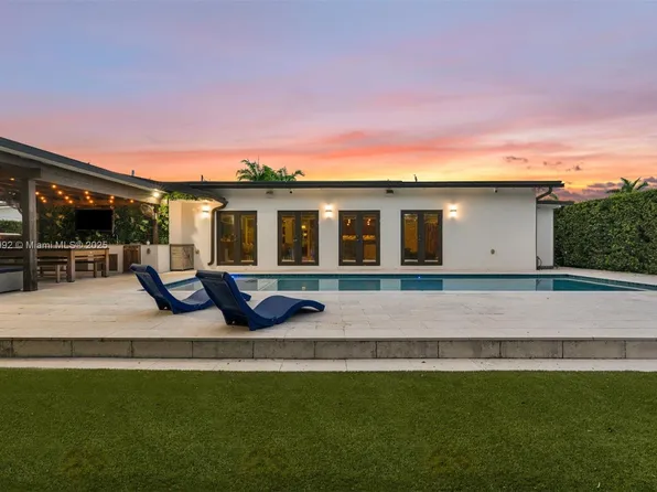 2400 NE 209th Ter, Miami, FL 33180