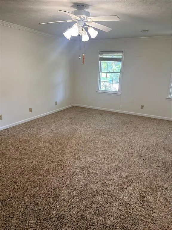 4 bed, 2.5 bath, 2524 sqft, $2,300 — Photo 4