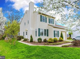 3 Darian Ct, Sterling, VA 20165