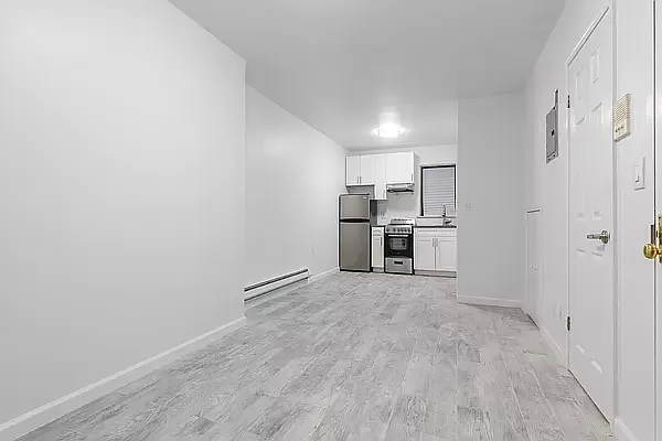 Rented by Green Leaf Management, LLC | media 12