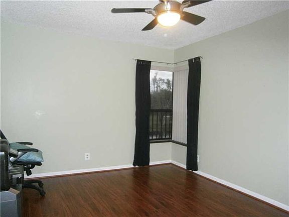 4th image of 2538 Carambola Cir N