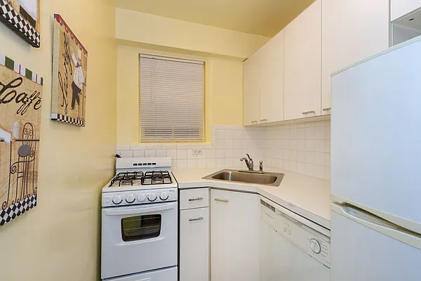 Rented by Noble Realty | media 7