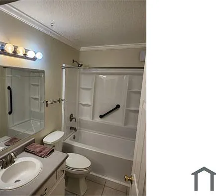 1235 Lovers Ln #A — Photo 11