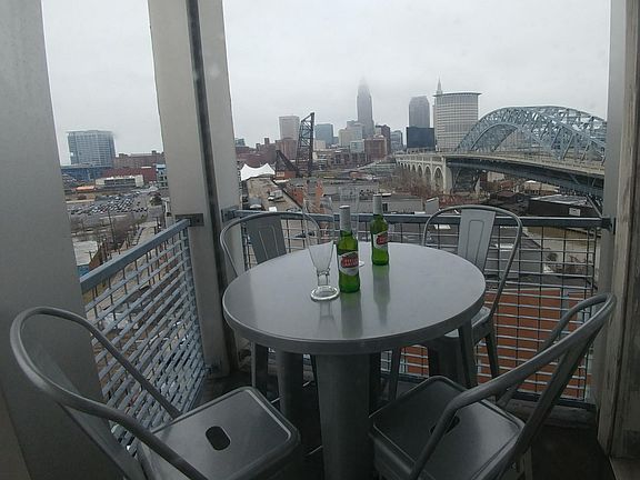 4th image of 2222 Detroit Ave APT 1012