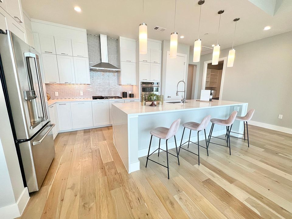 1st image of 3033 Oliver Ave