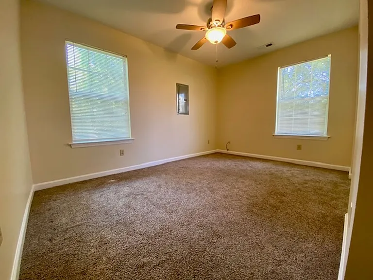 133 Howard Dr — Photo 13