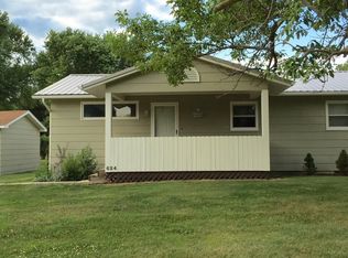 624 W 2nd St, Lamoni, IA 50140