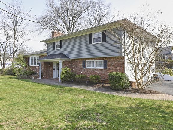2nd image of 4 Sunnybank Dr