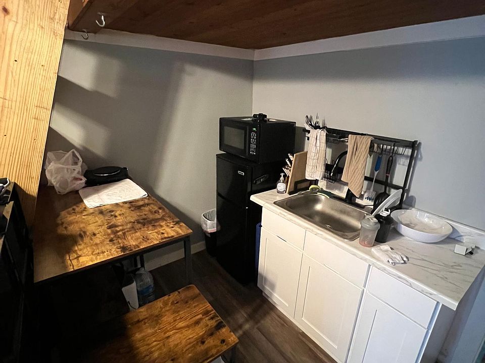 1st image of 434 Cole St #1