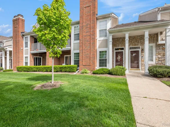 4237 Berkshire Dr, Sterling Heights, MI 48314
