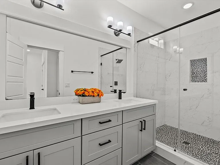 2906 Stevens St — Photo 17