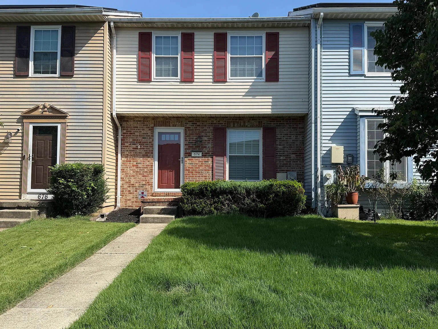 3 bed, 1.5 bath, 1500 sqft, $2,600 — Photo 1