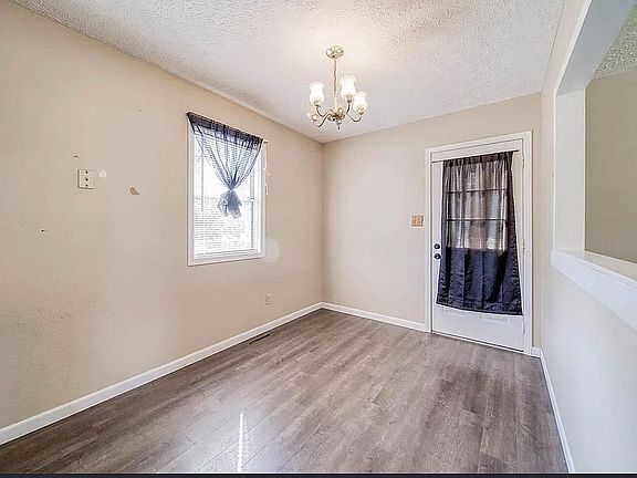 5th image of 24010 Turtle Ln