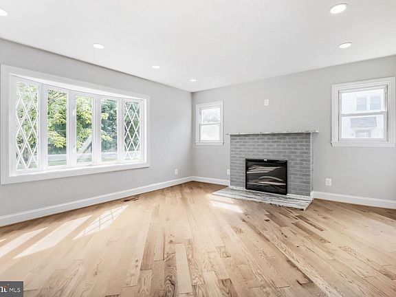 4th image of 4912 Ridge Rd