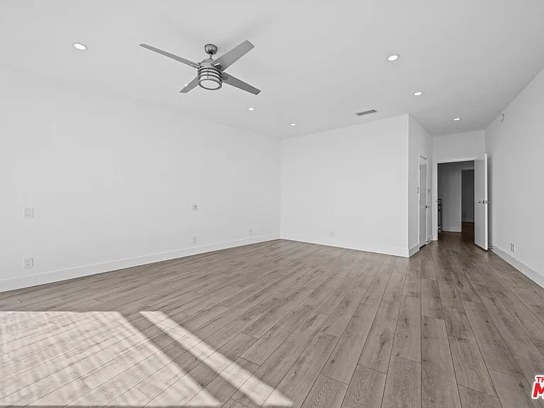 4267 Marina City Dr #Penthouse 4 — Photo 35