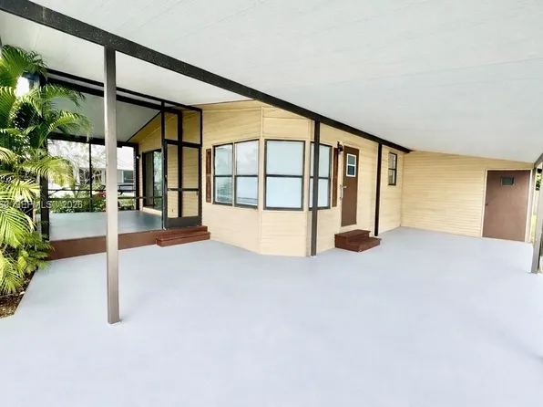 6156 Seashore Dr, Lake Worth, FL 33462