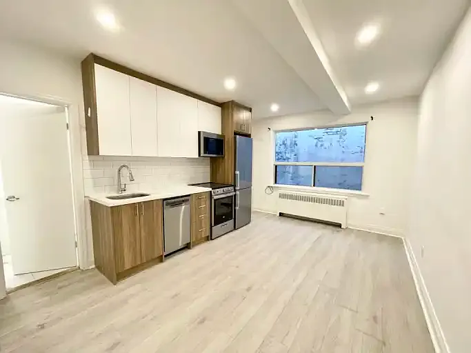 2 bed, 1.0 bath, $1,950 — Photo 2