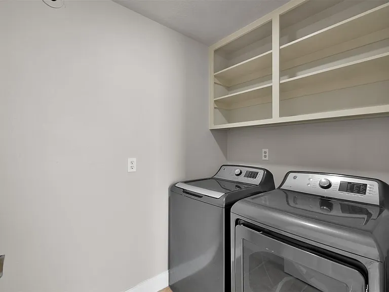 100 Harbour Town Dr — Photo 24