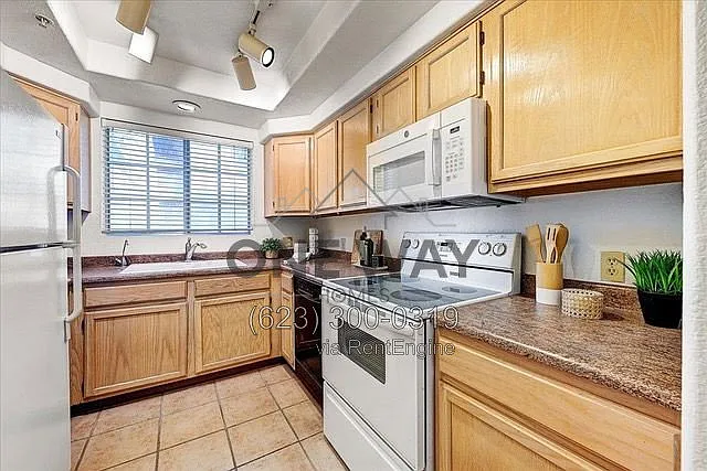 2 bed, 2.0 bath, 1076 sqft, $2,145 — Photo 4