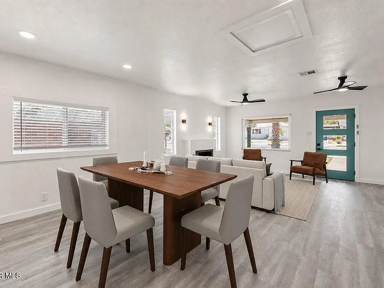 3221 N Stanton St — Photo 25