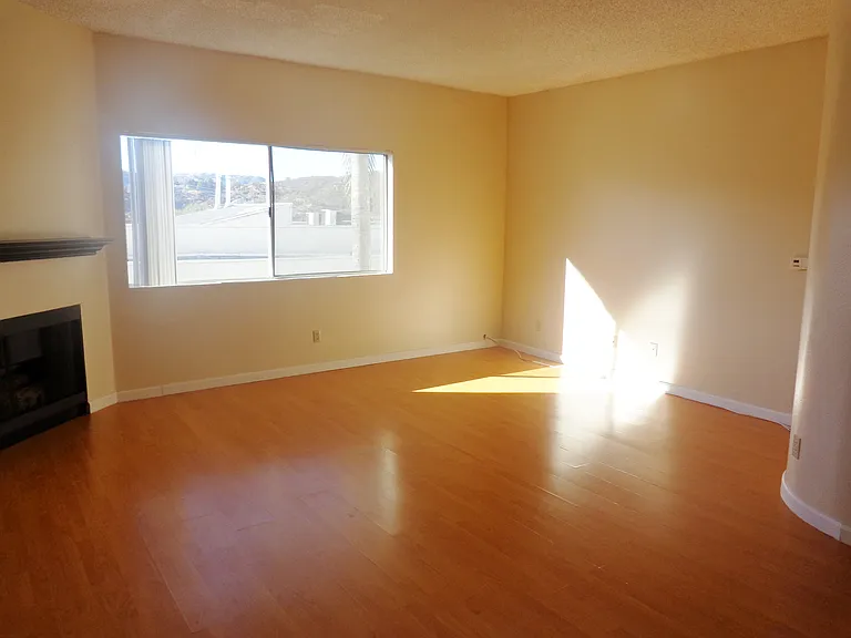 Tujunga Villas — Photo 12