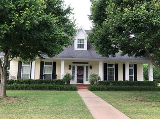 2531 Oak View Dr, Springdale, AR 72762