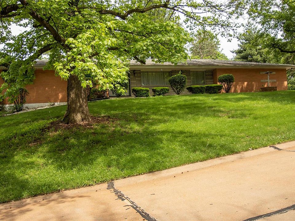 1st image of 34 Harneywold Dr