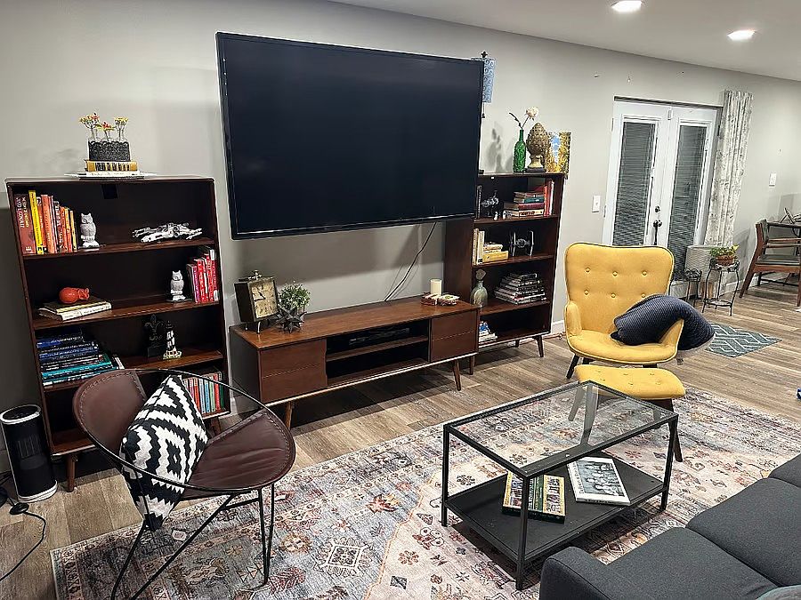 1st image of 1159 Lancaster Dr #1
